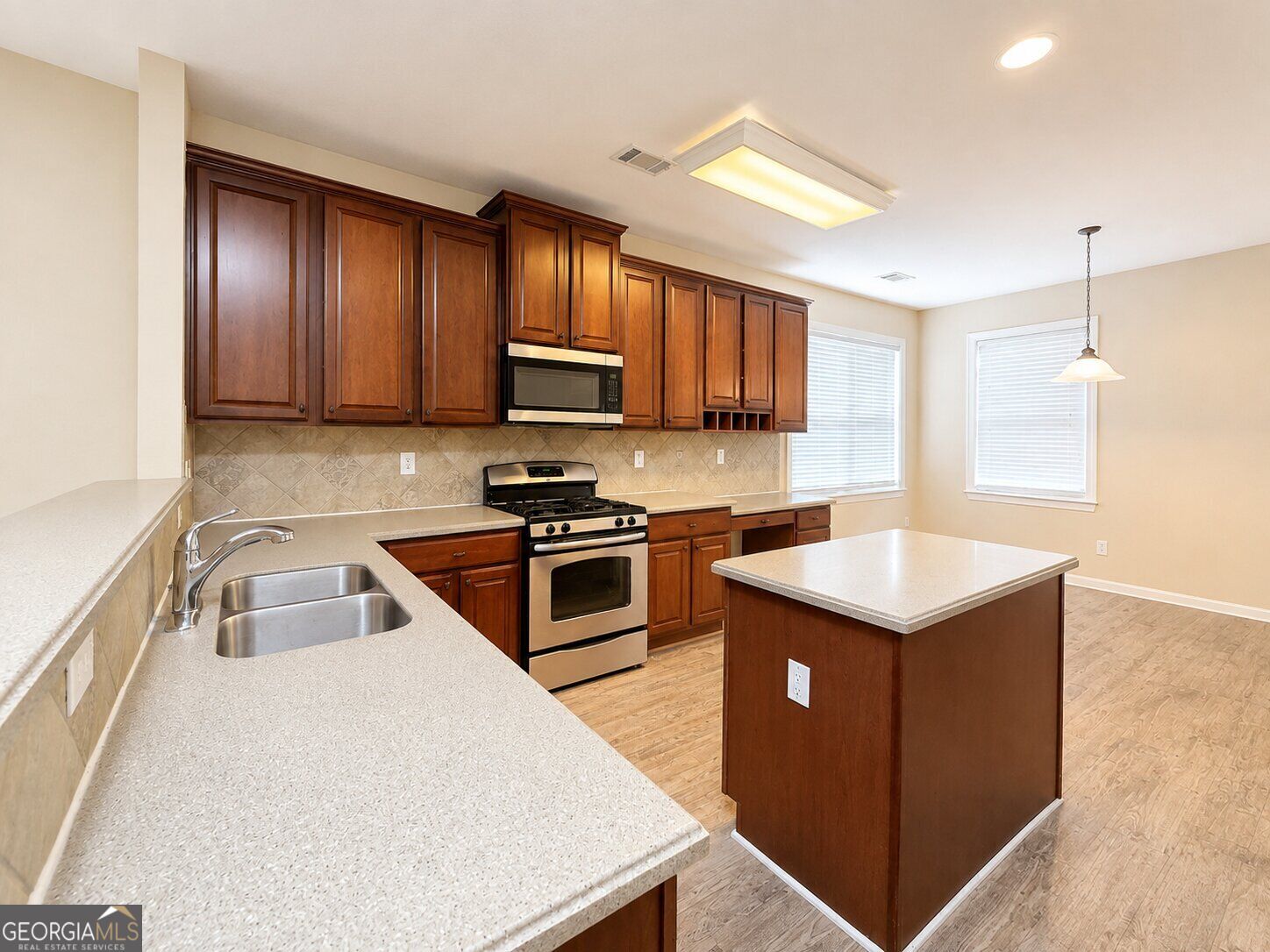 562 Preserve Park Drive Property Photo 10