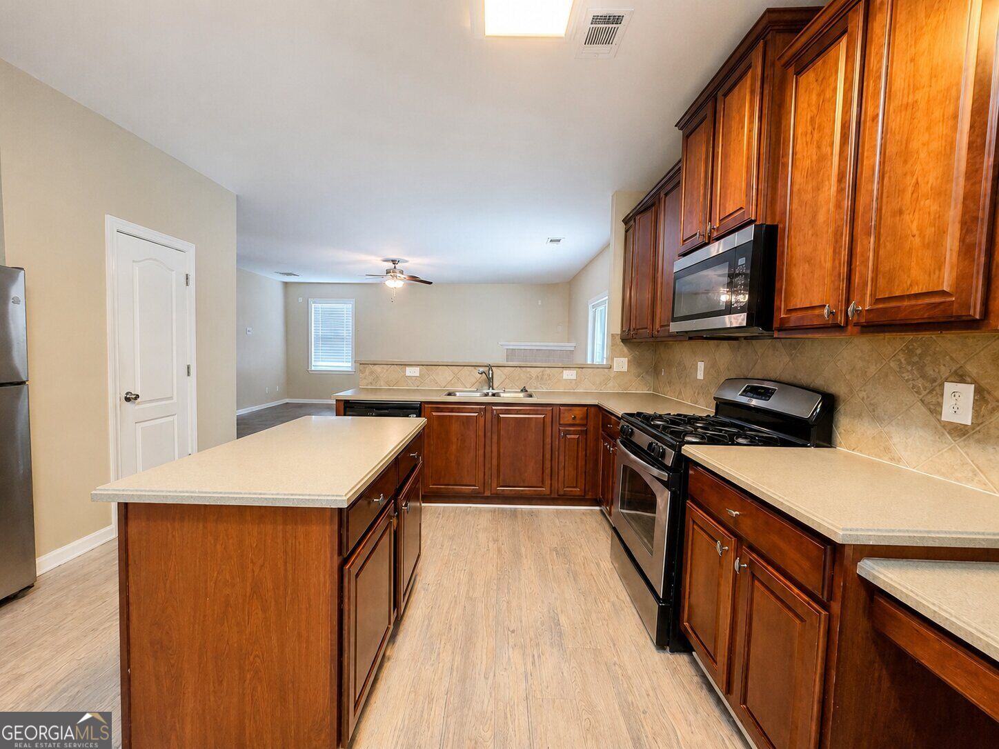 562 Preserve Park Drive Property Photo 11