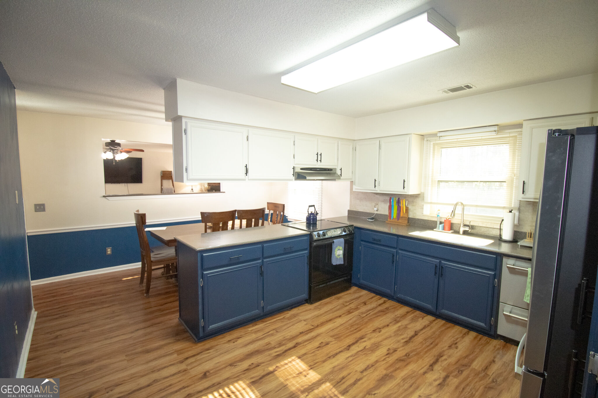410 Cardinal Drive Property Photo 9