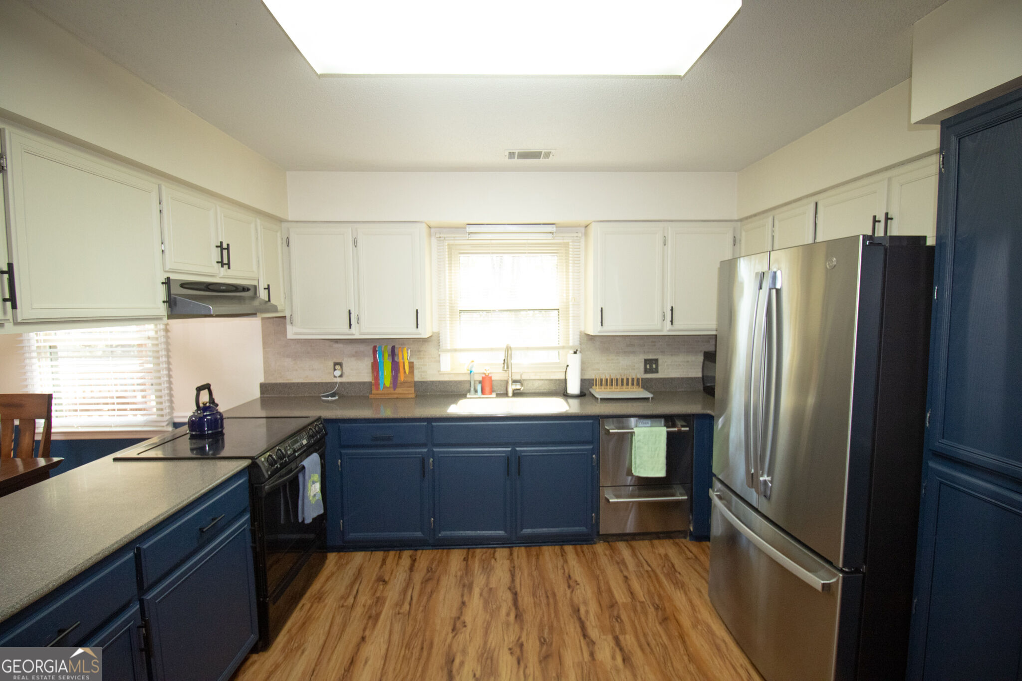 410 Cardinal Drive Property Photo 10