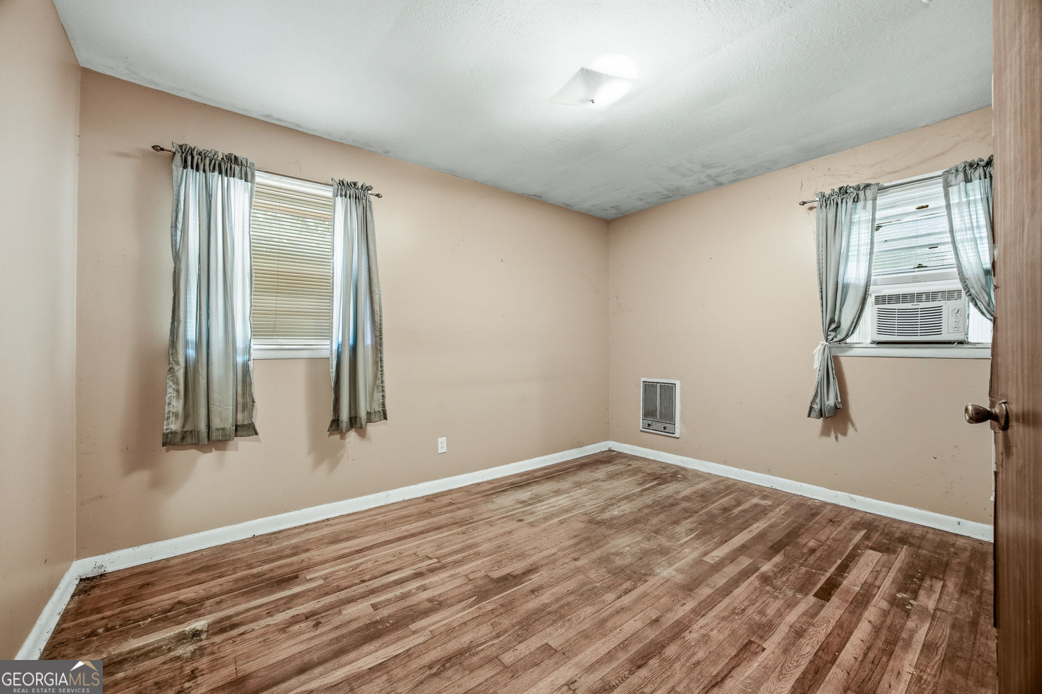 5571 Edith Street Property Photo 25