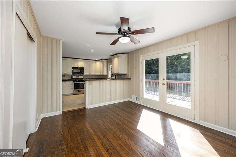 535 Valley Lane Property Photo 4