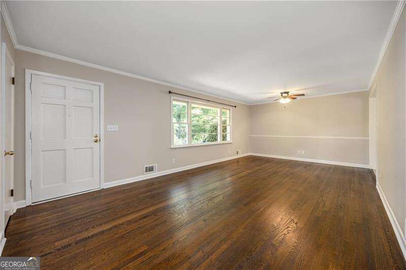535 Valley Lane Property Photo 11
