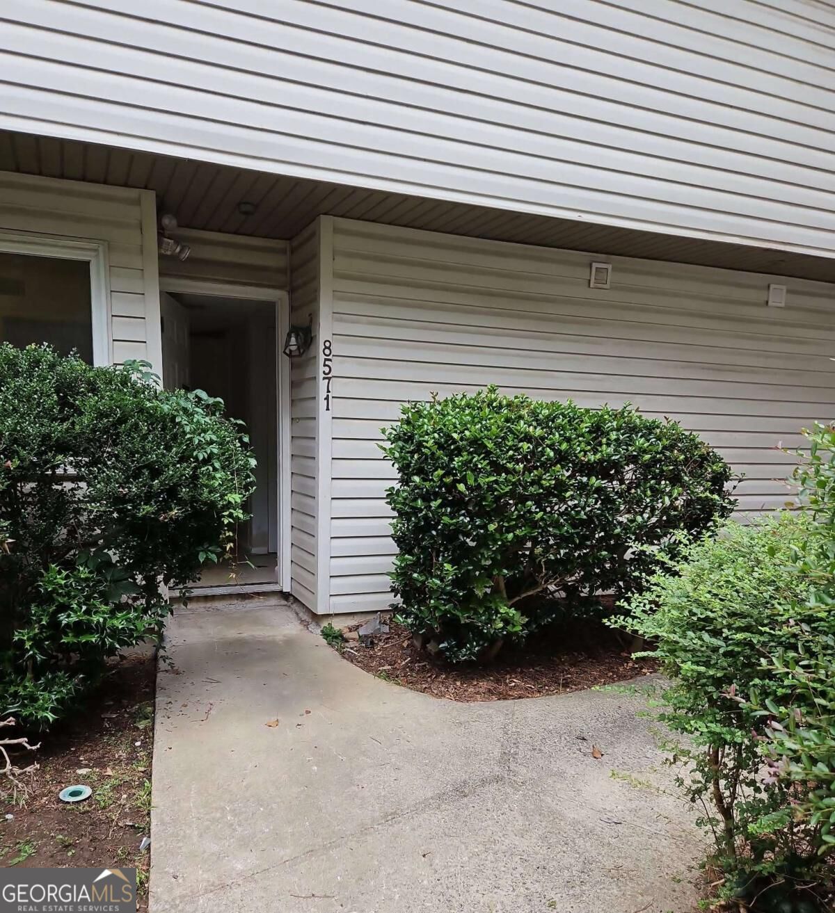 8571 Parkside Drive Property Photo 1