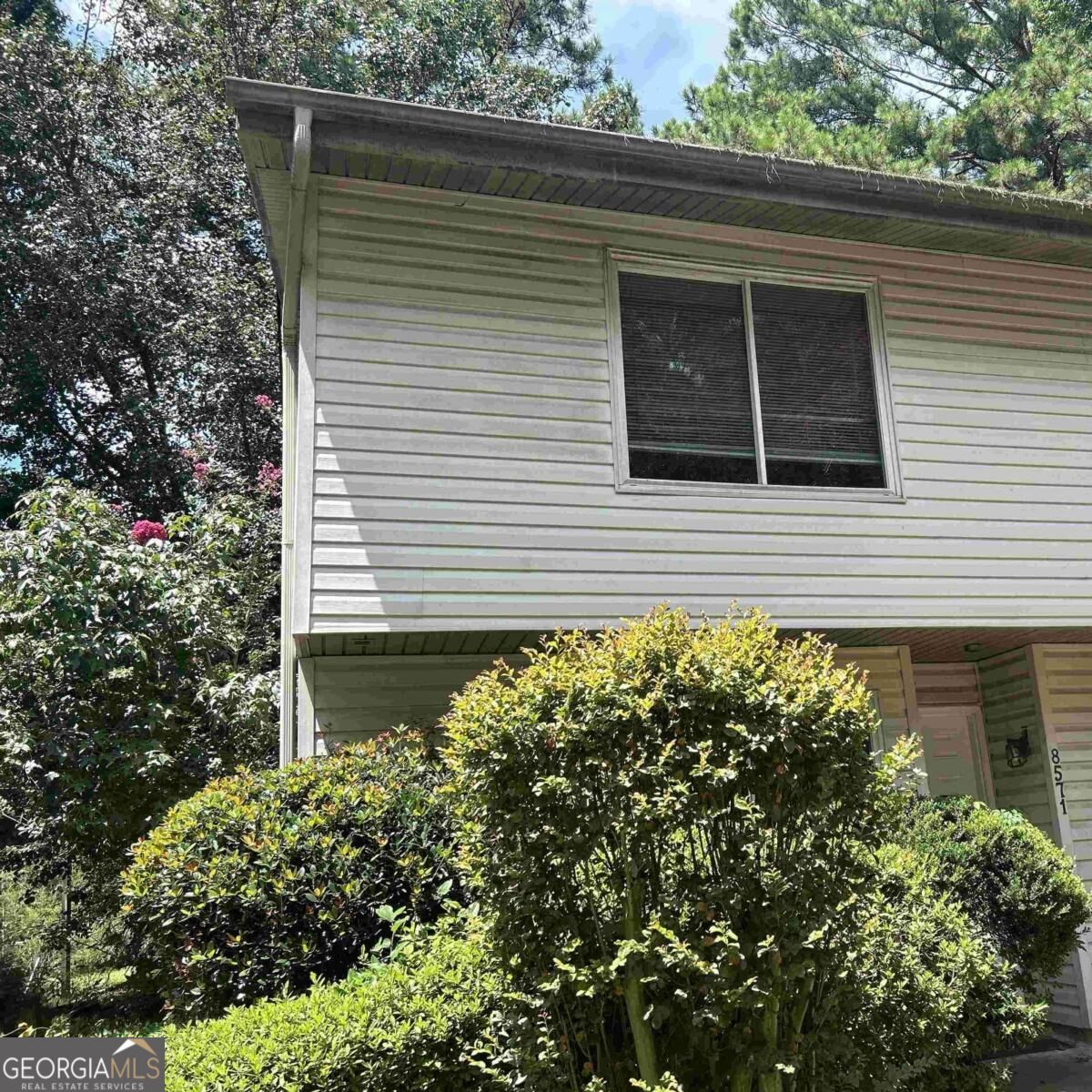 8571 Parkside Drive Property Photo 2