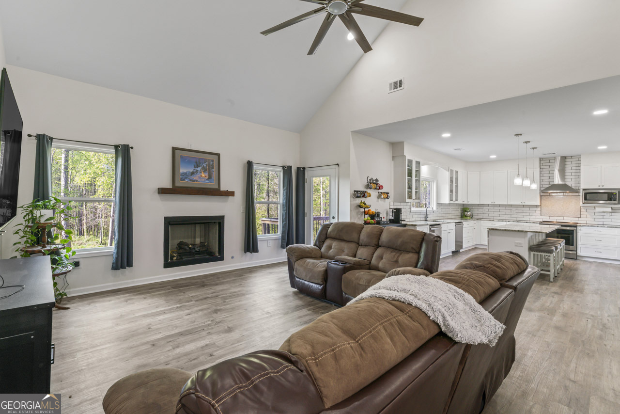 209 Shell Cove Property Photo 3