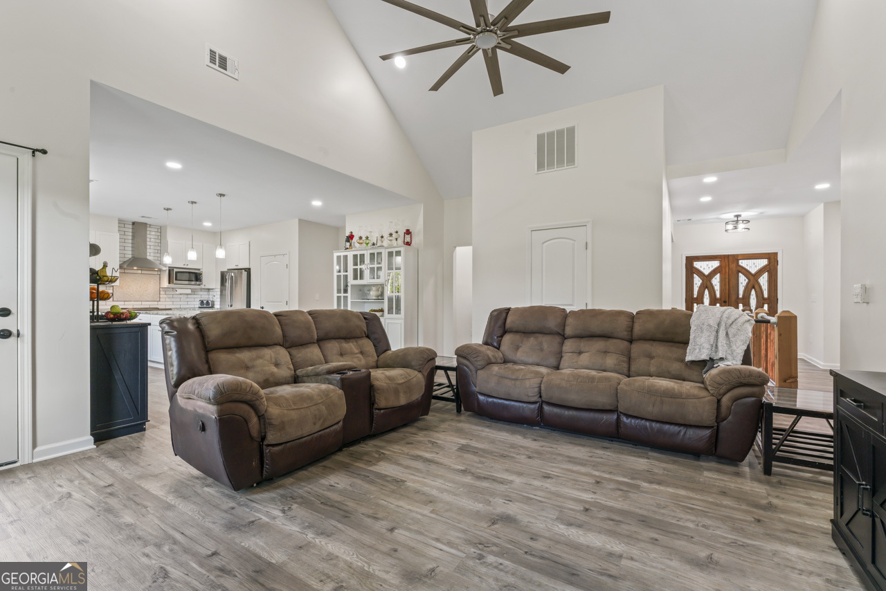209 Shell Cove Property Photo 9