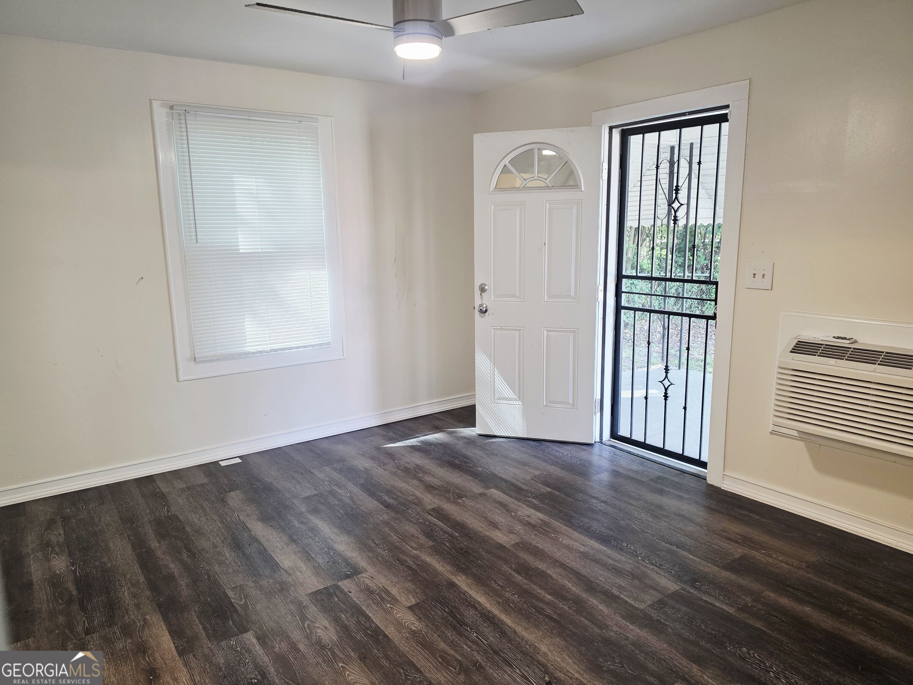 688 Central Avenue Property Photo 3