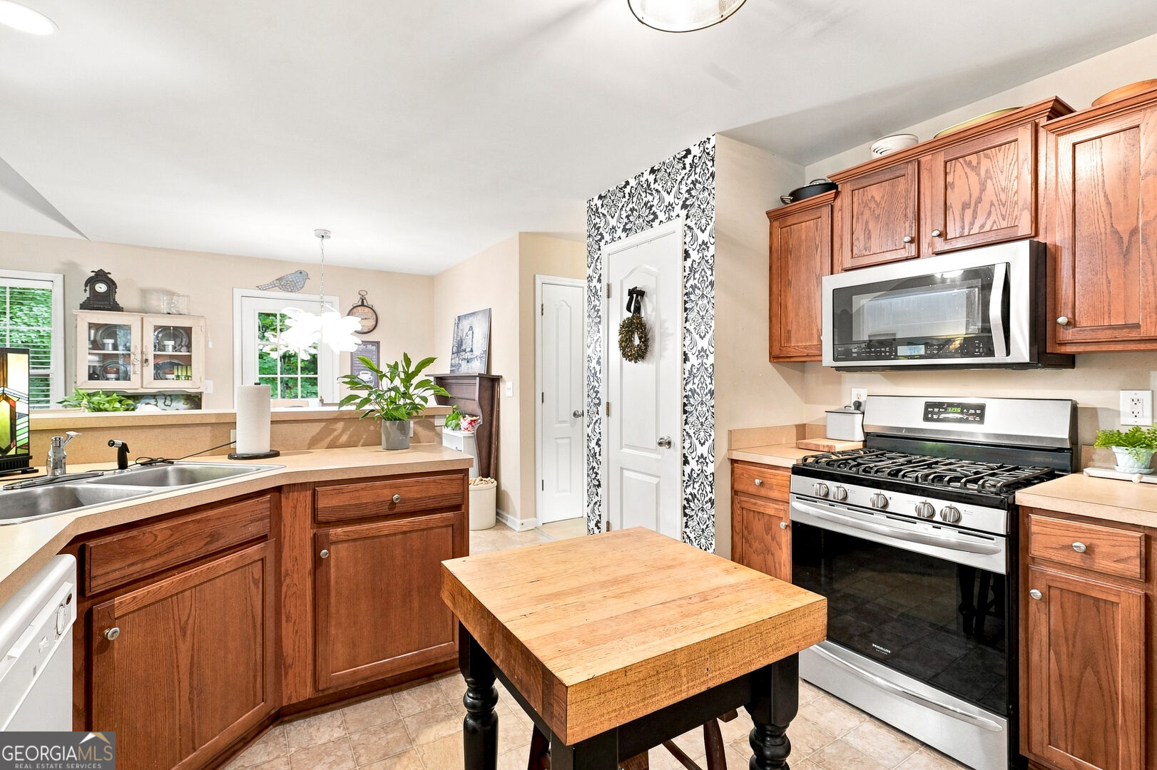 35 Sandstone Court Property Photo 6