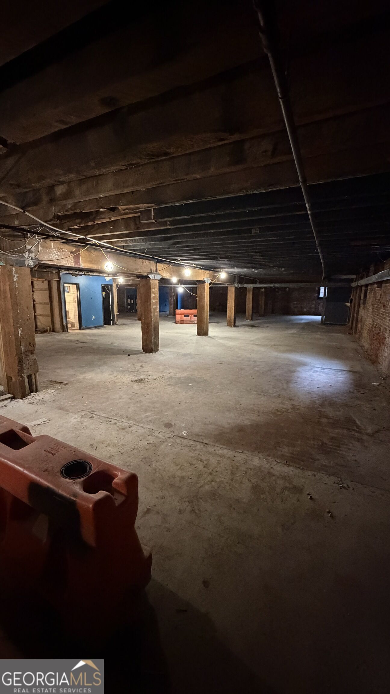 301 W Bay Street Property Photo 2