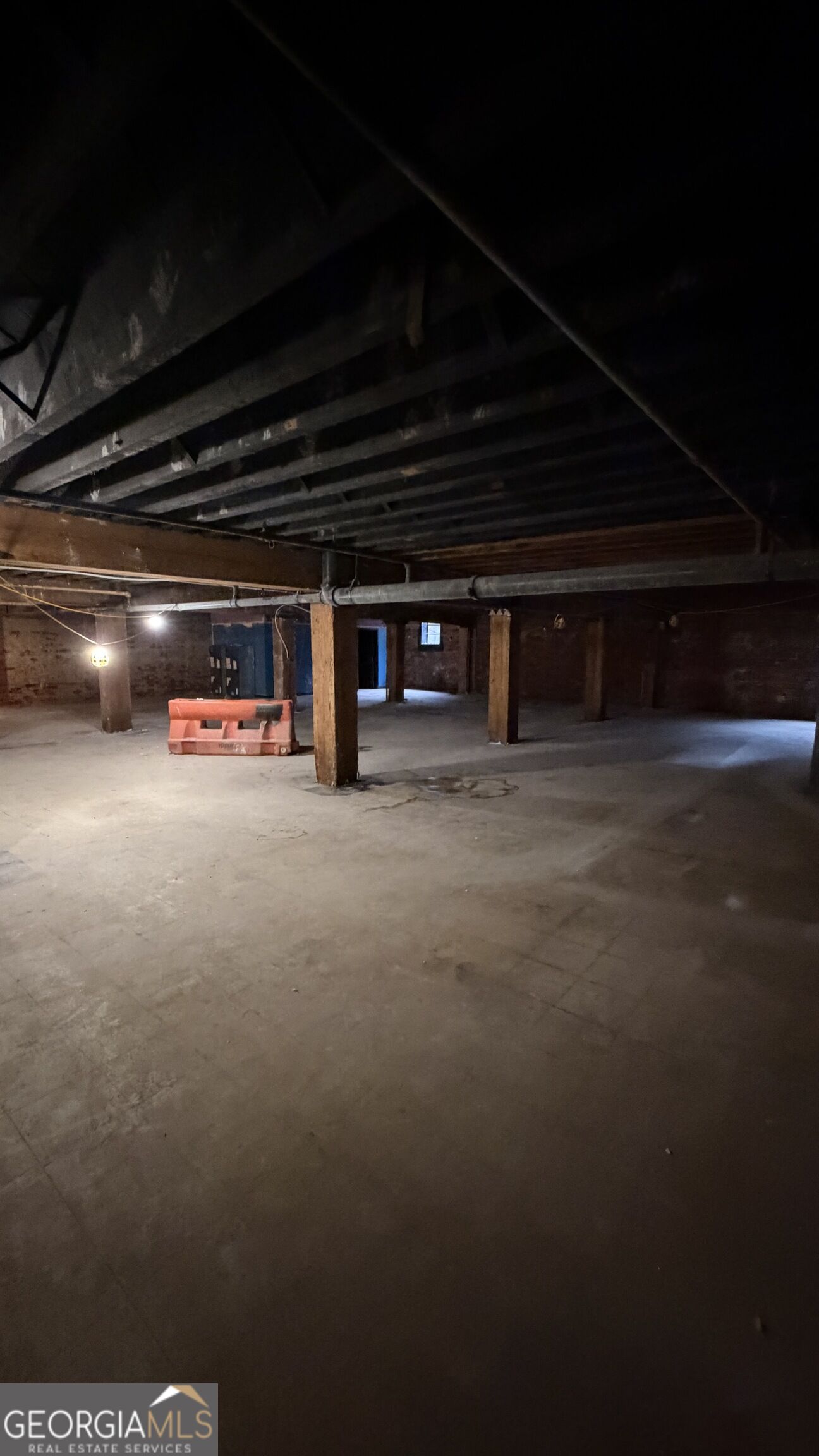 301 W Bay Street Property Photo 4