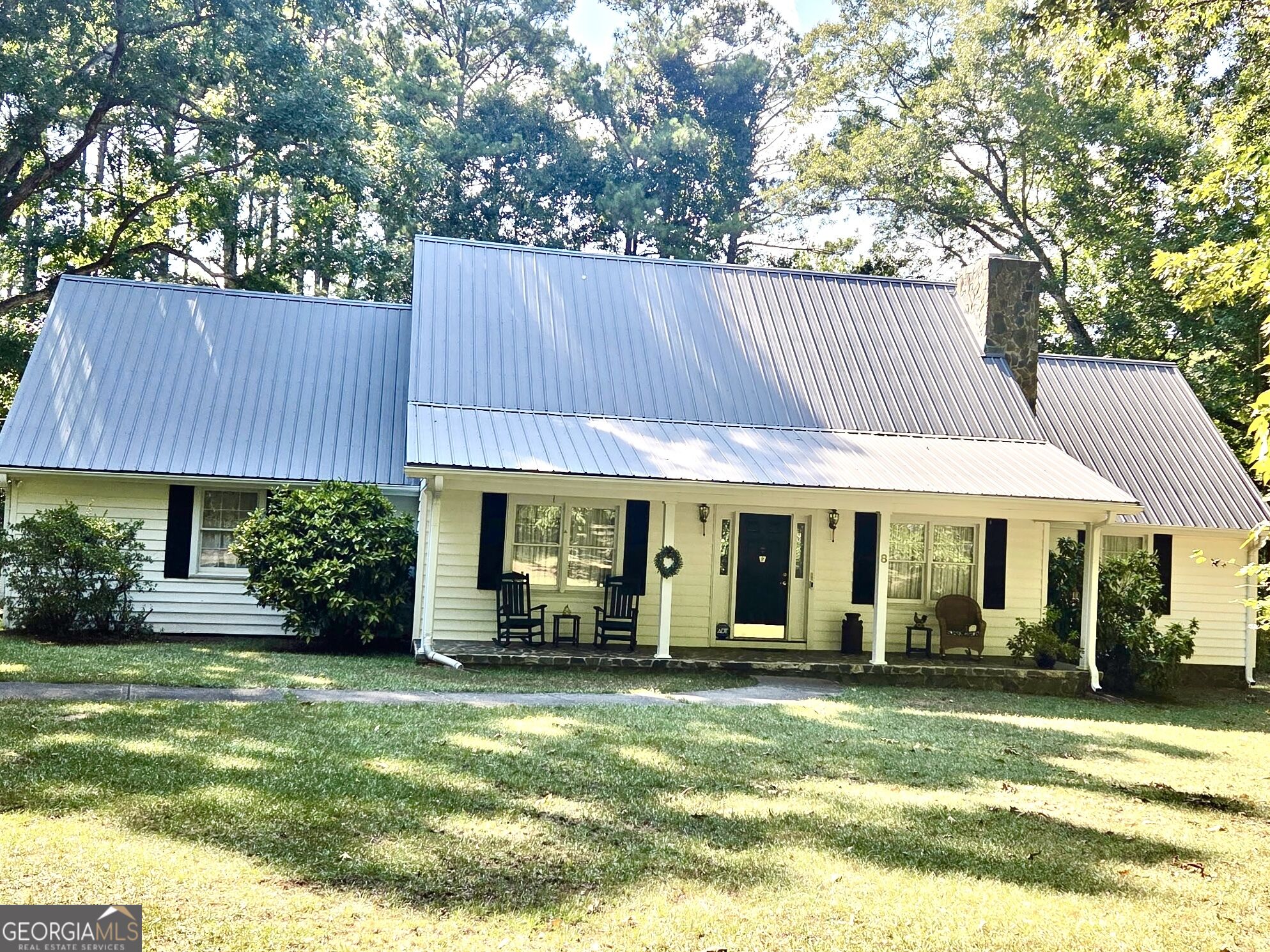 8 Rover Rd Property Photo 1