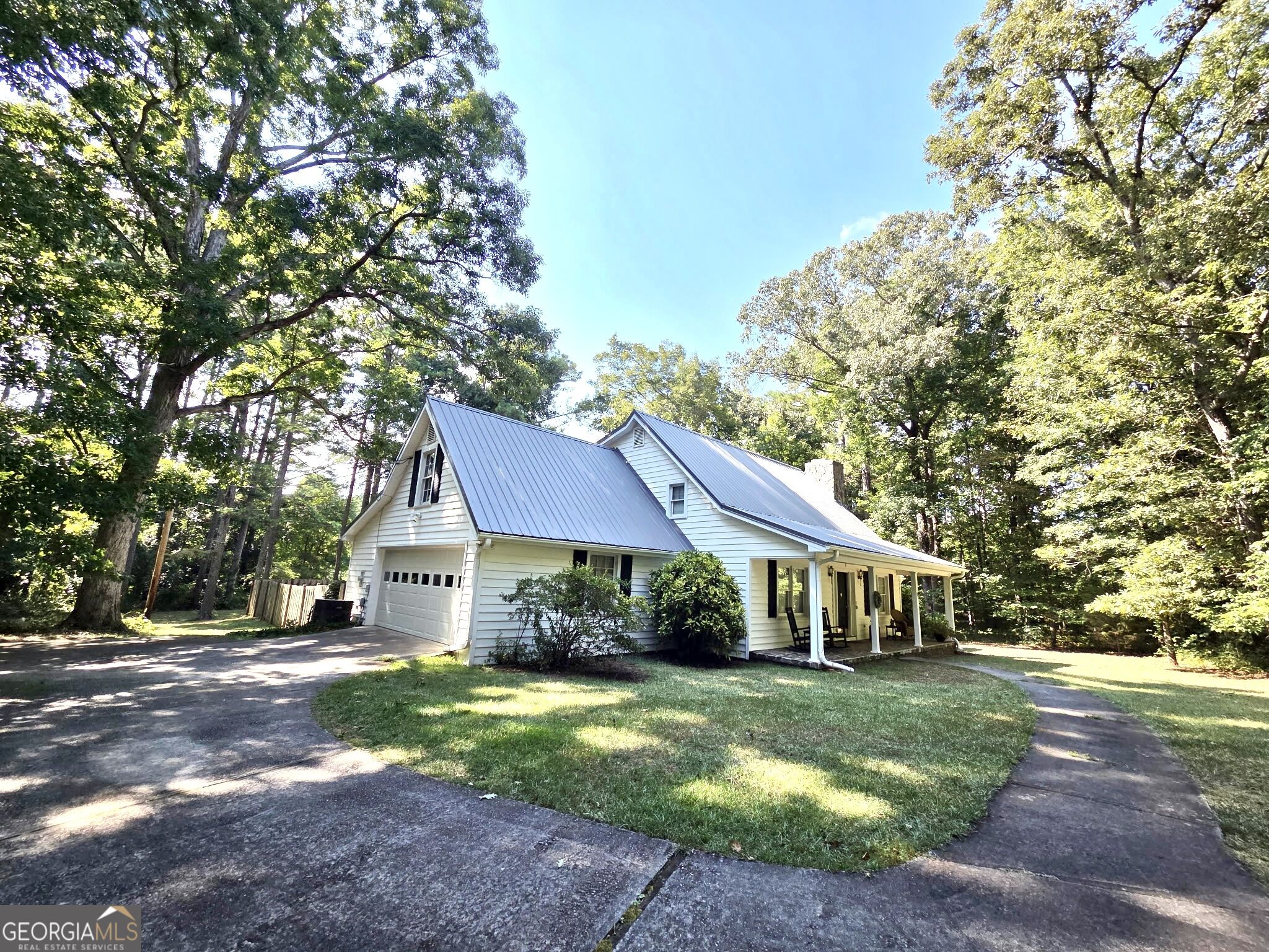 8 Rover Rd Property Photo 2