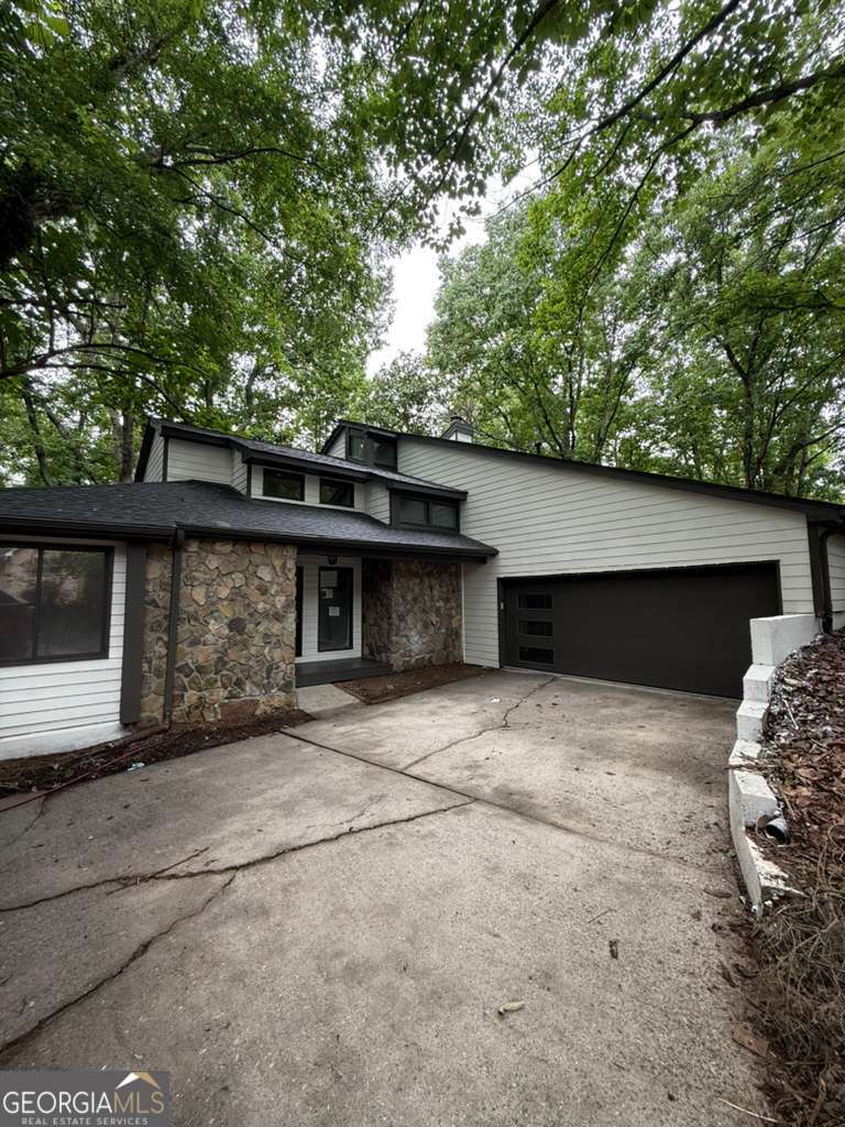 352 N Peak Drive Property Photo 1