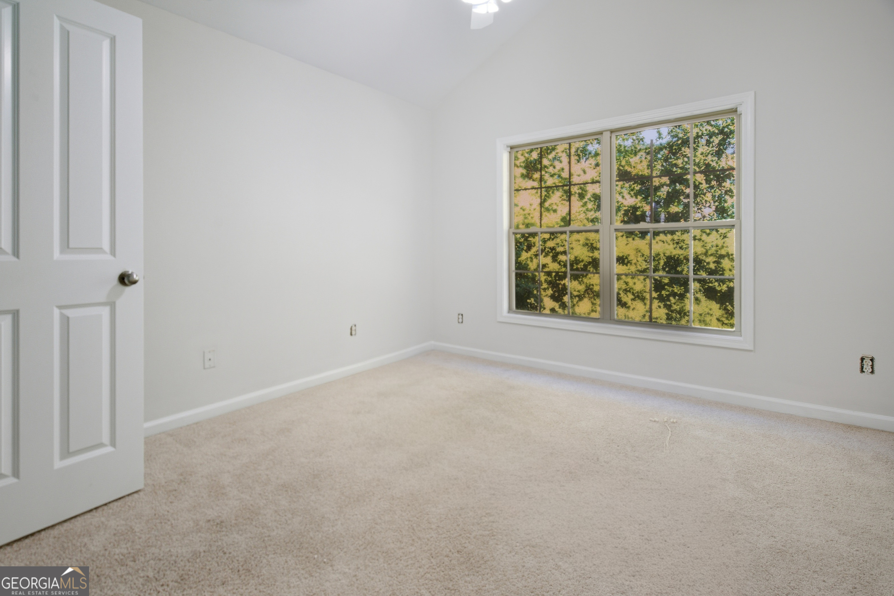 5140 Meridian Lane Property Photo 4