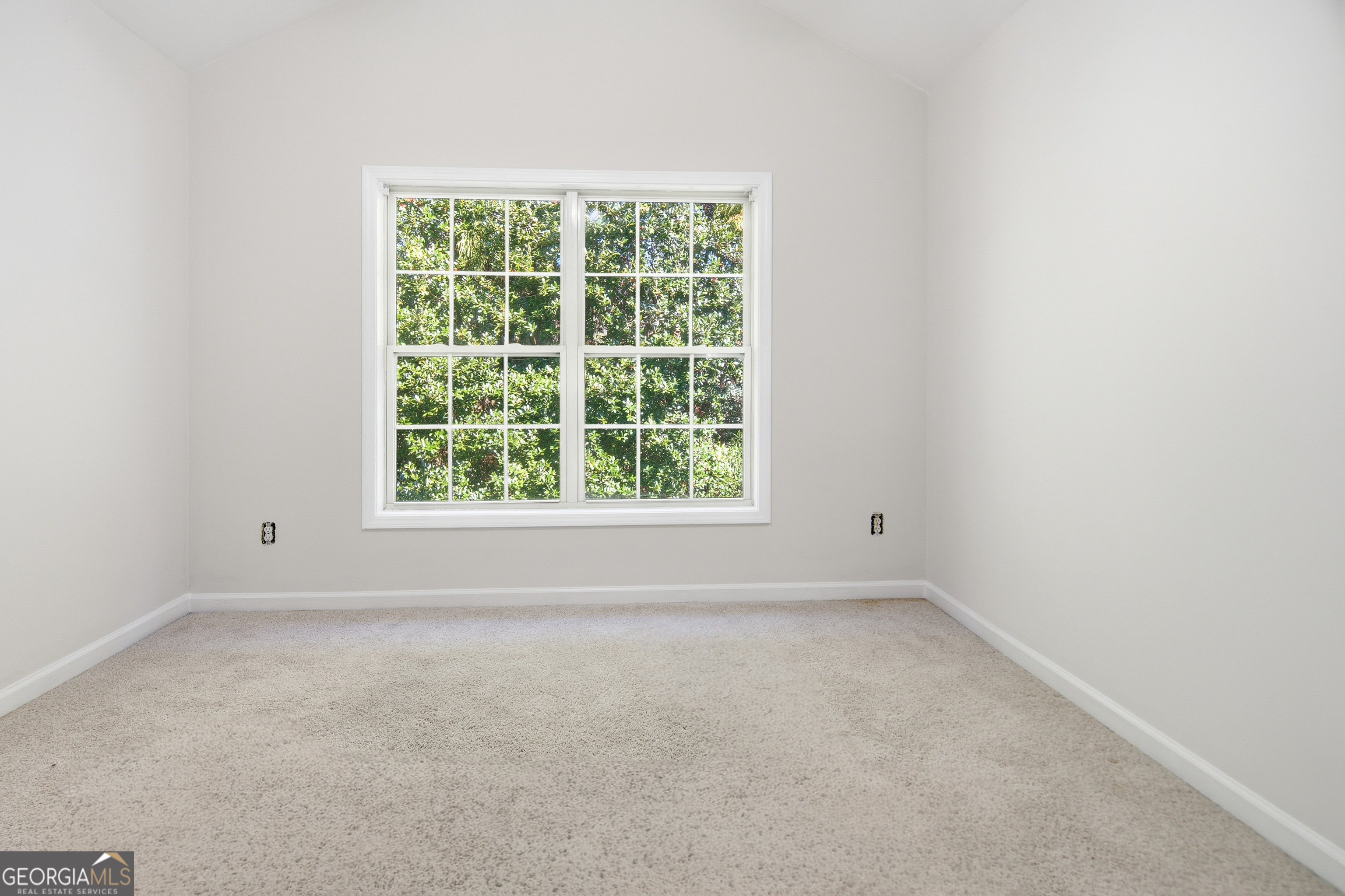 5140 Meridian Lane Property Photo 5