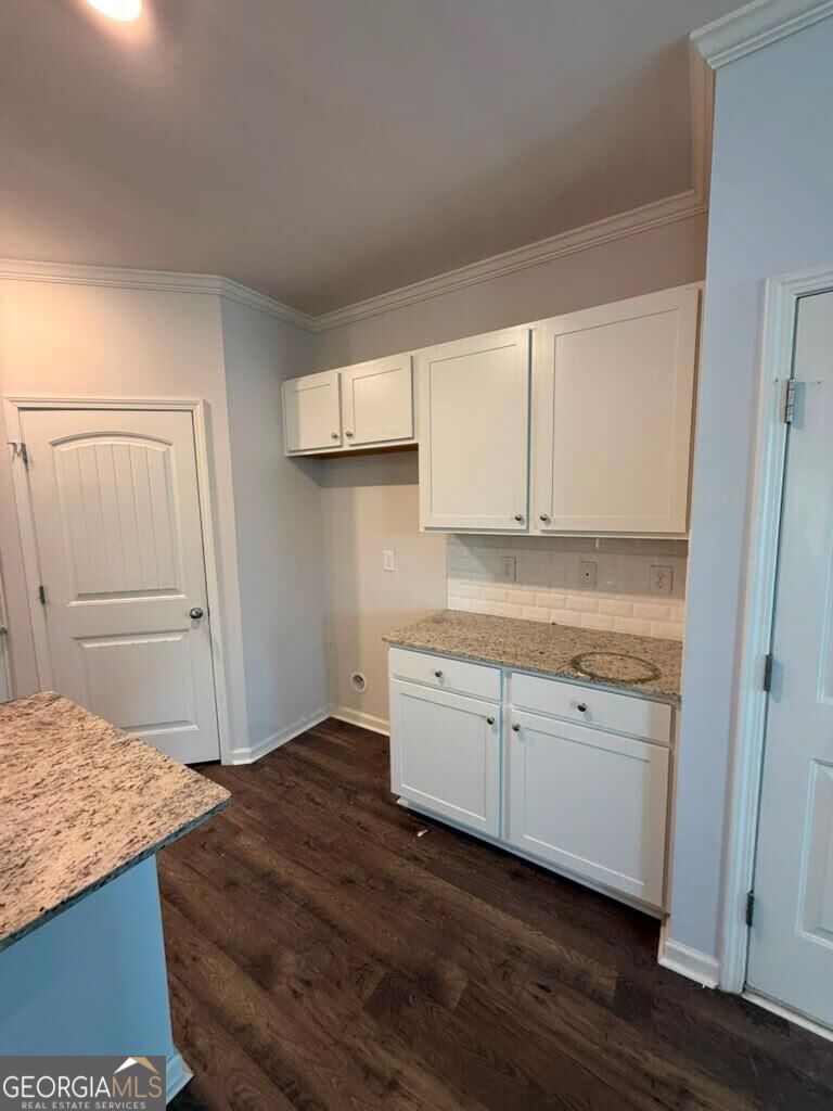 7481 Hawk Tail Way Property Photo 4