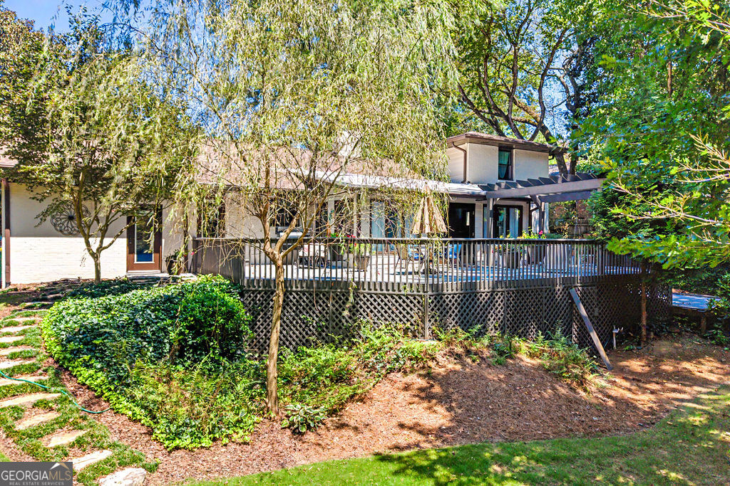 747 Starlight Court Property Photo 4