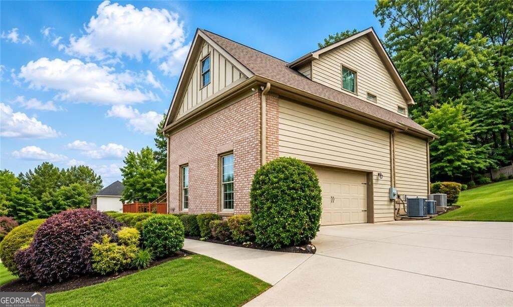 3641 Mountain Cove Road Property Photo 2