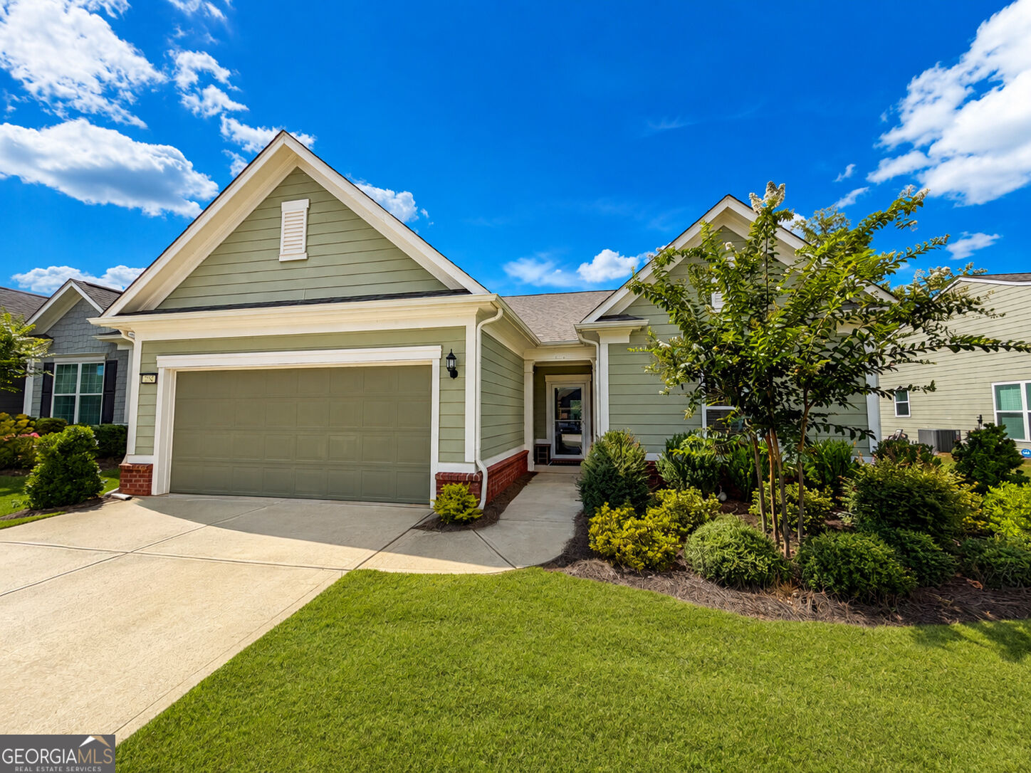 229 Nuttall Drive Property Photo 1