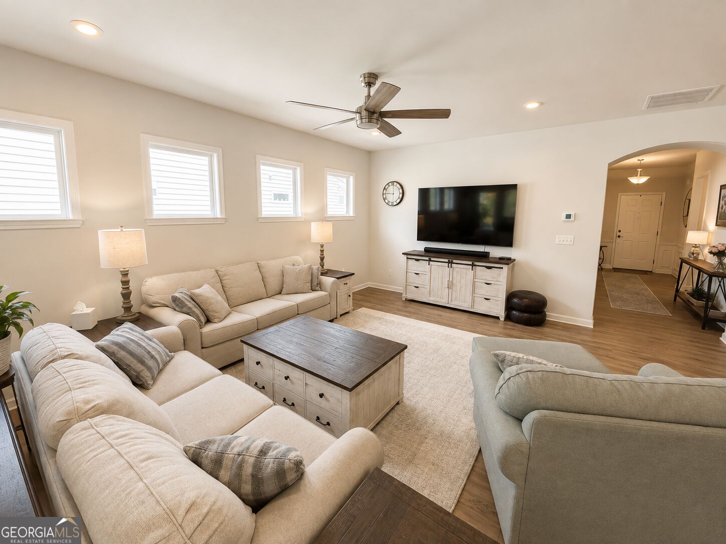 229 Nuttall Drive Property Photo 12