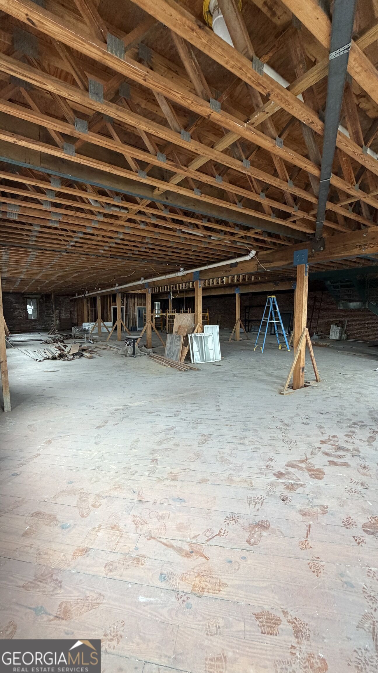 301 W Bay Street Property Photo 3