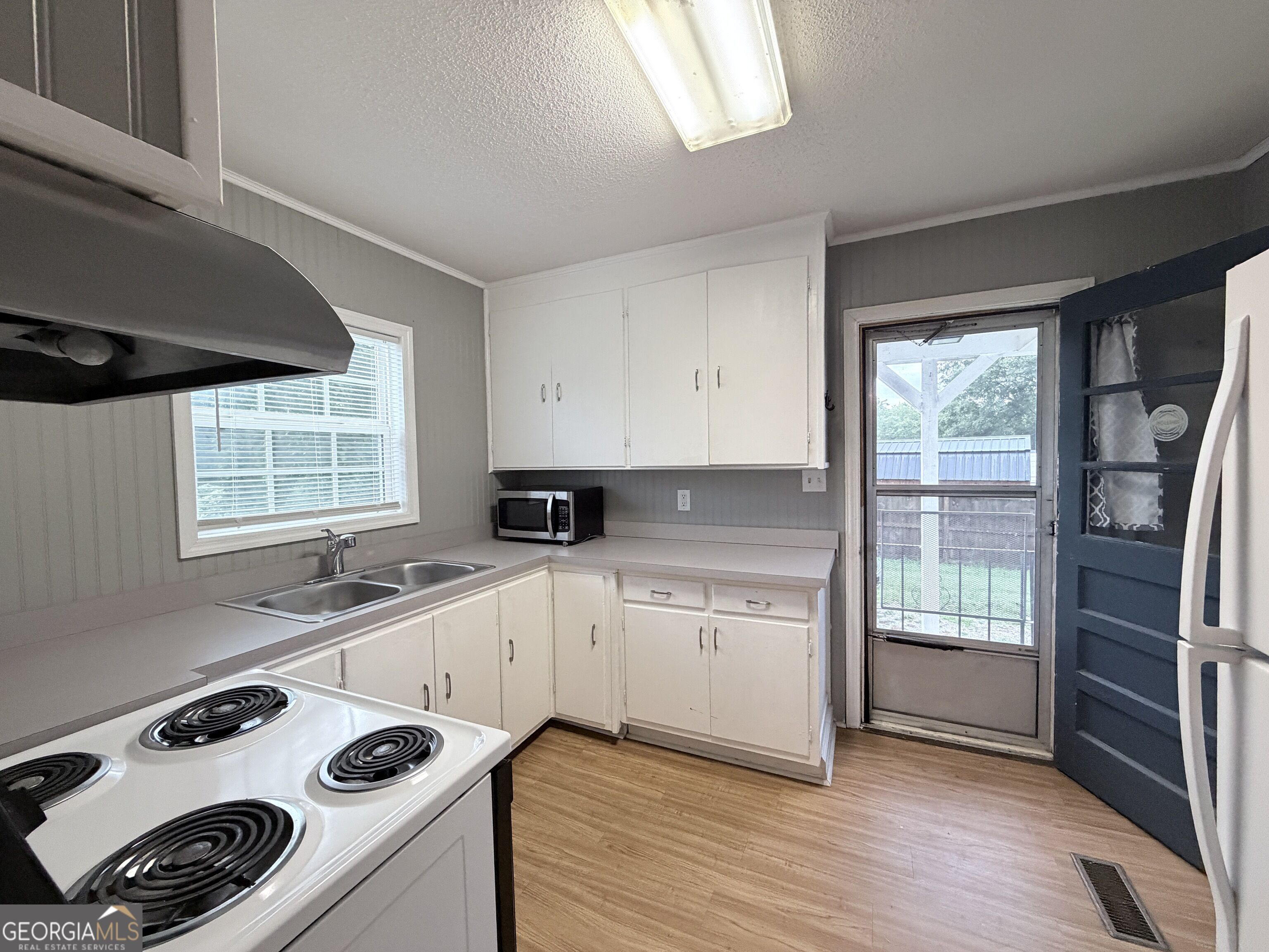 75 Williams Street Property Photo 6