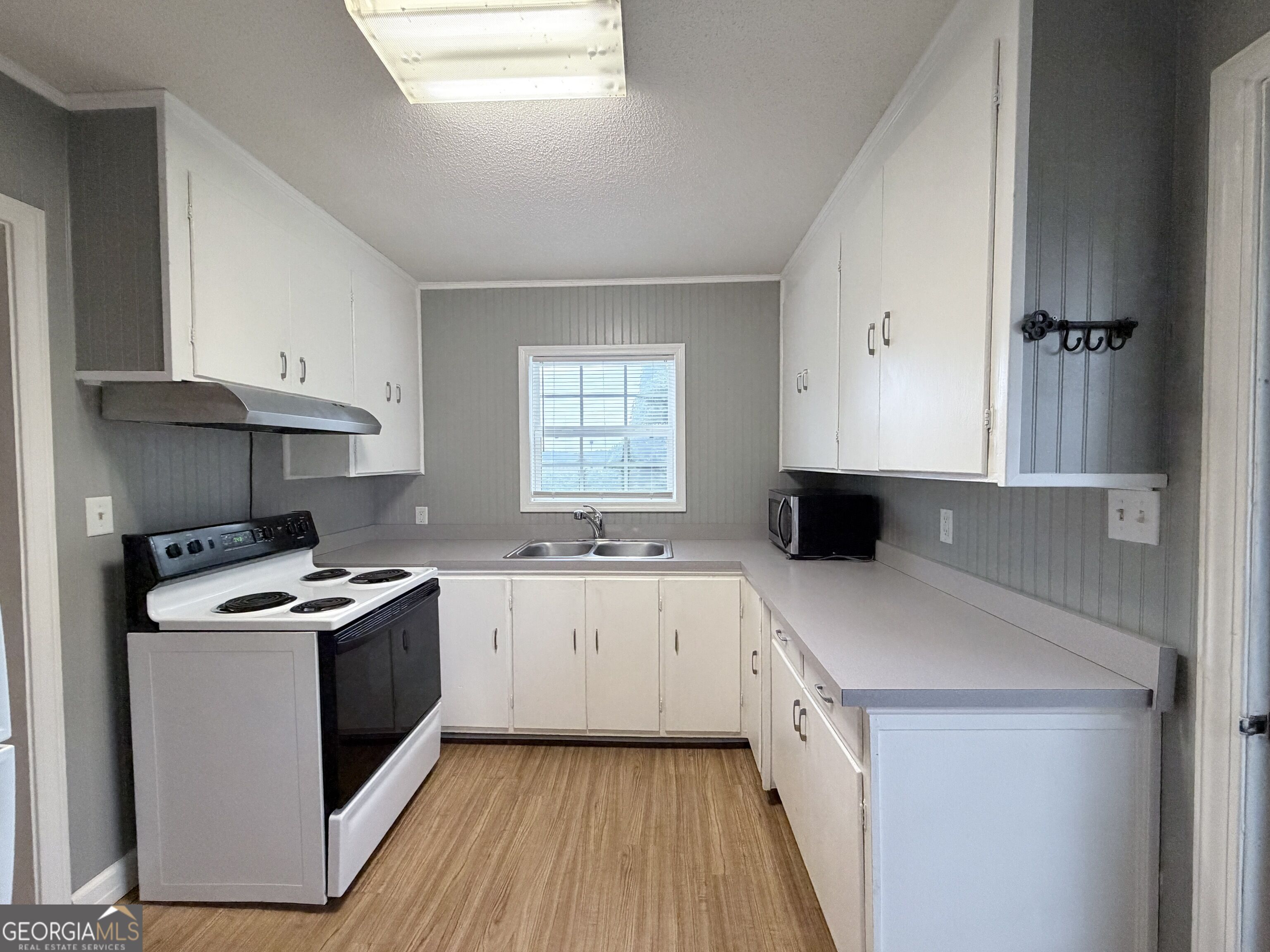 75 Williams Street Property Photo 7