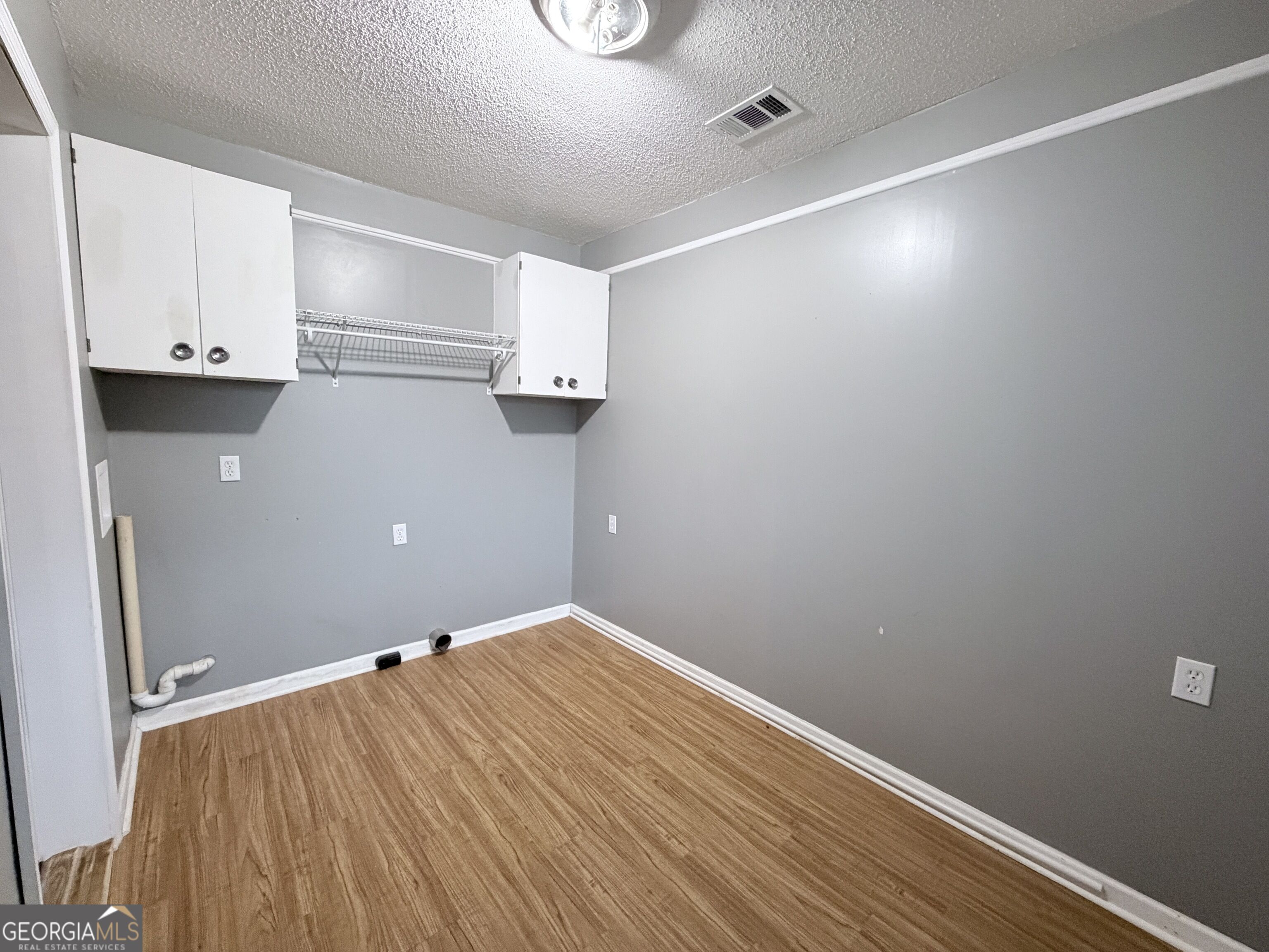 75 Williams Street Property Photo 14