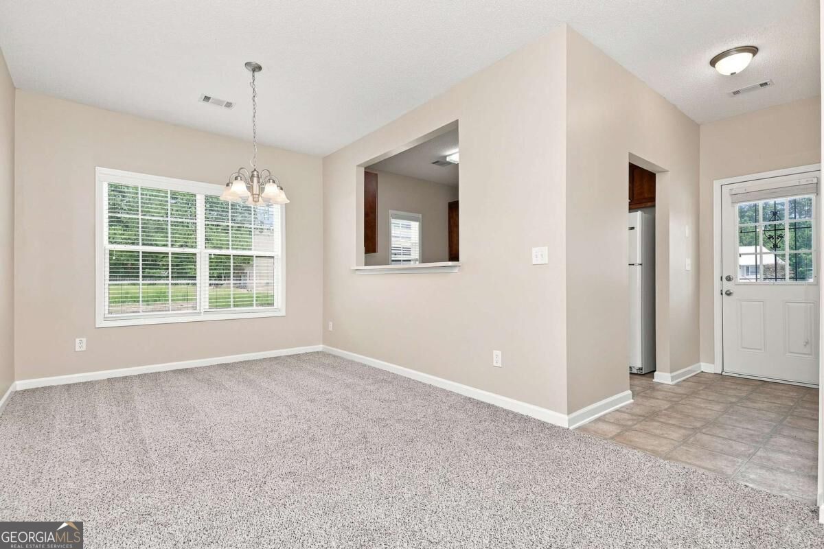 8606 Thomas Lane Property Photo 7
