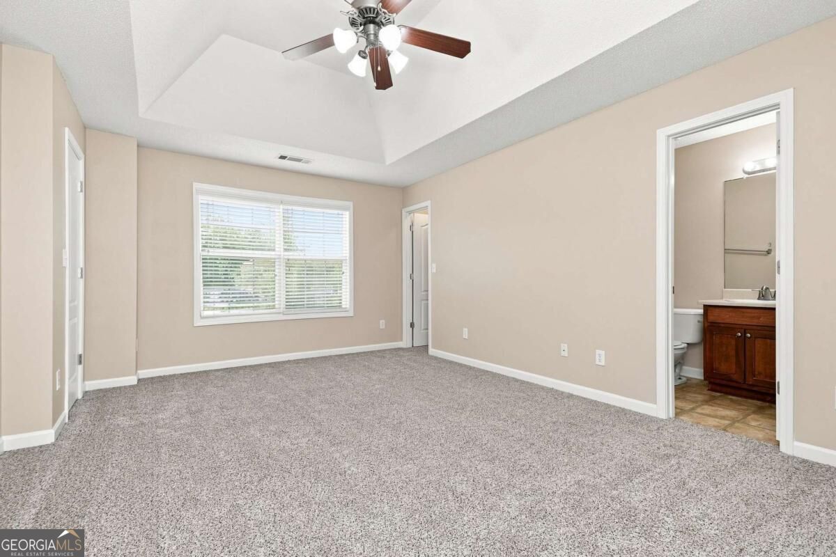 8606 Thomas Lane Property Photo 8