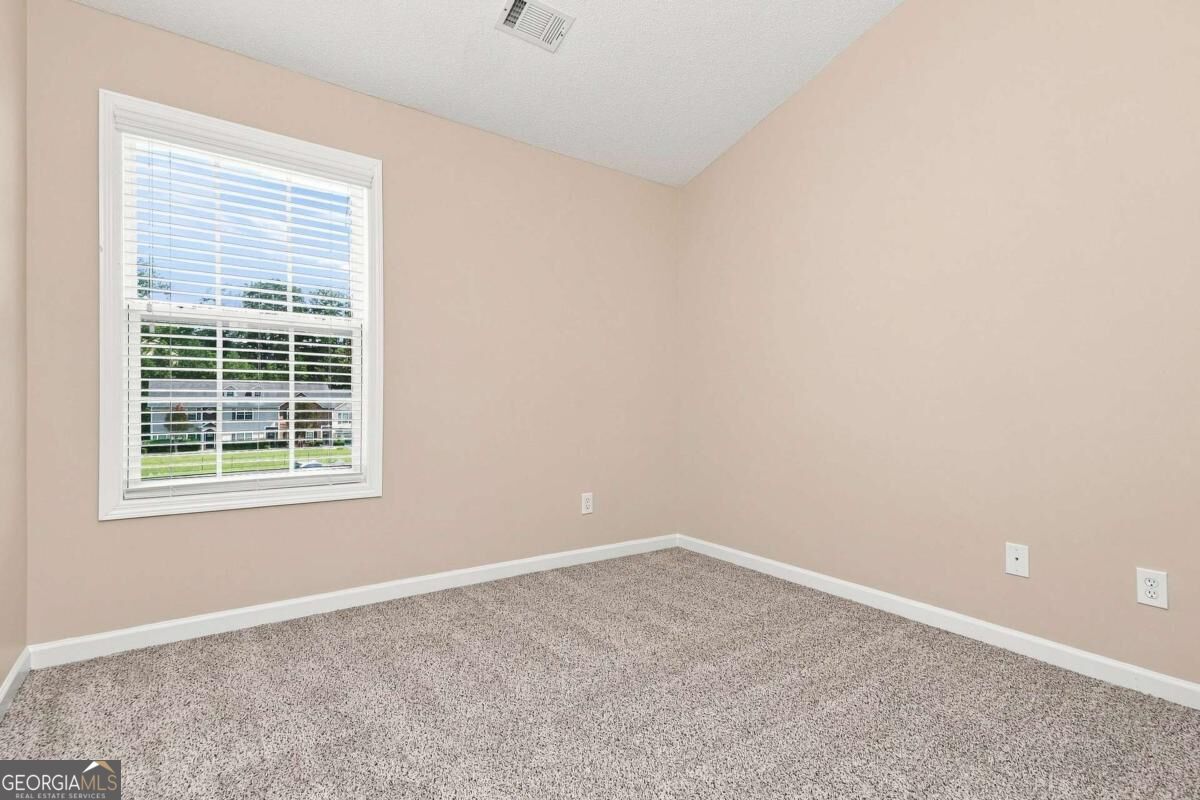 8606 Thomas Lane Property Photo 9