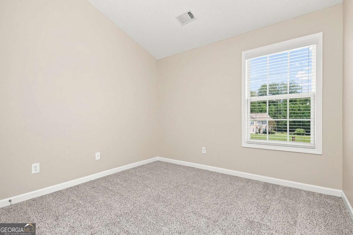 8606 Thomas Lane Property Photo 10