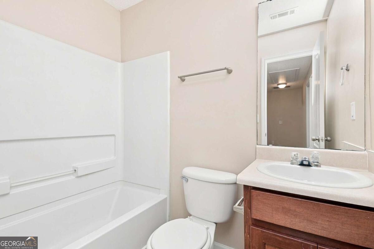 8606 Thomas Lane Property Photo 13