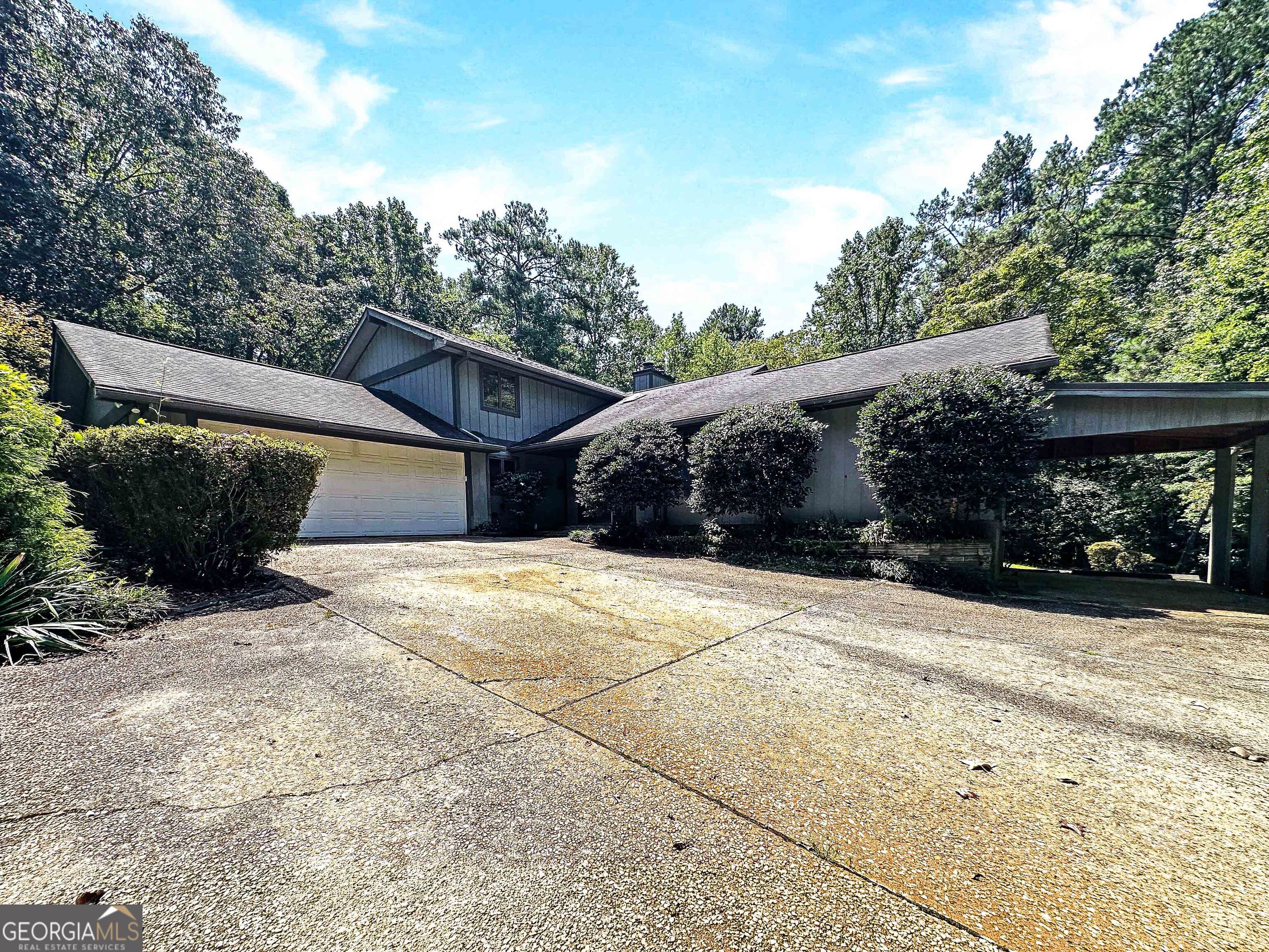 10200 Rivertown Road Property Photo 1