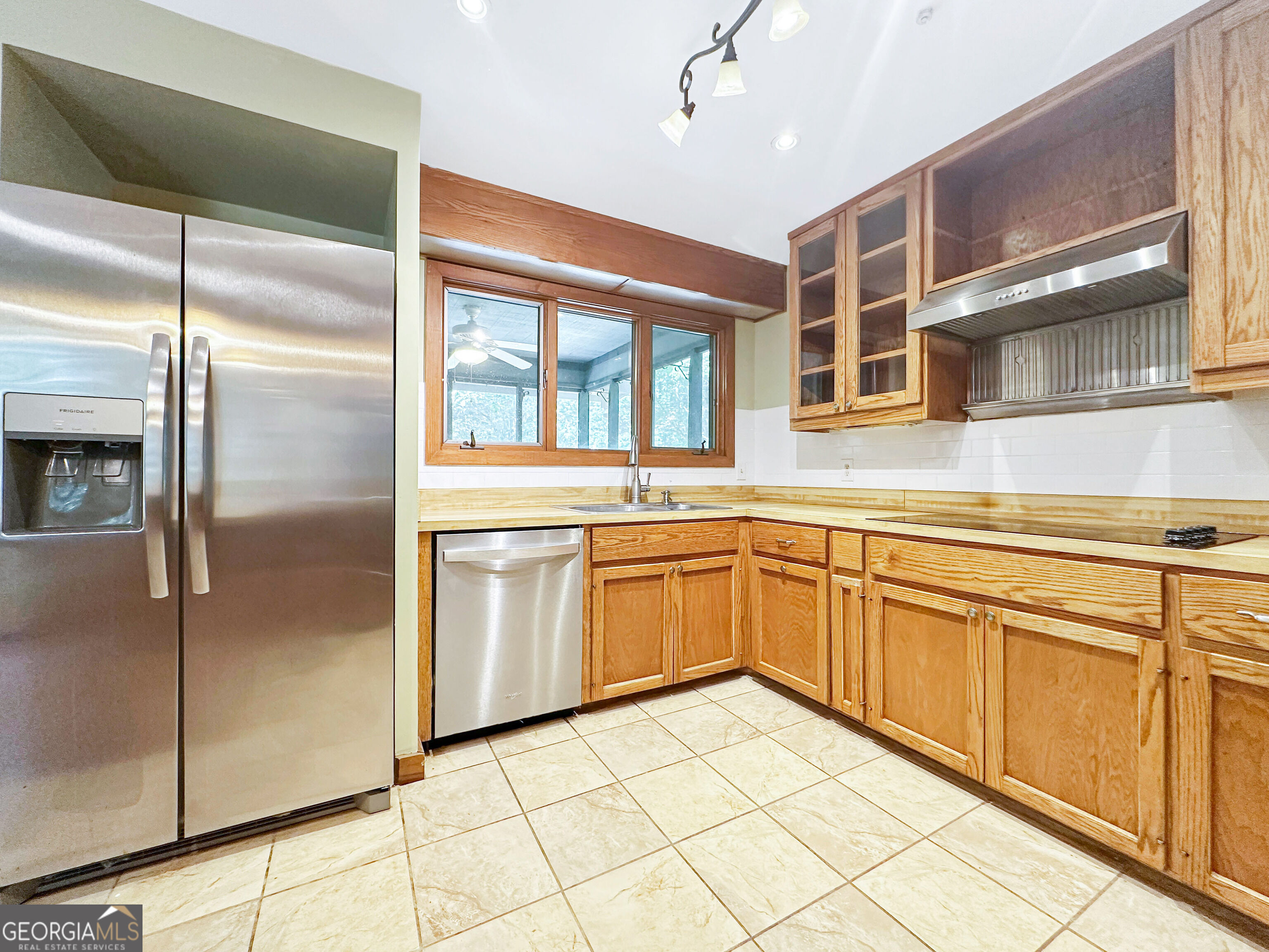 10200 Rivertown Road Property Photo 3