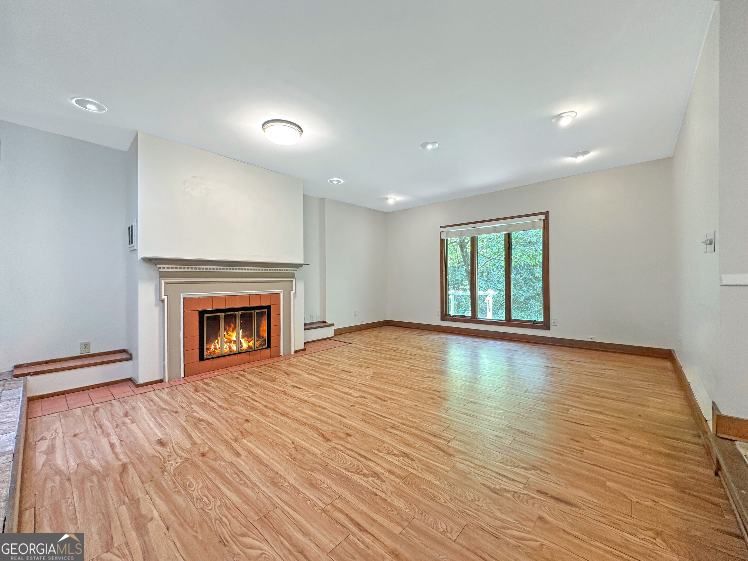10200 Rivertown Road Property Photo 8