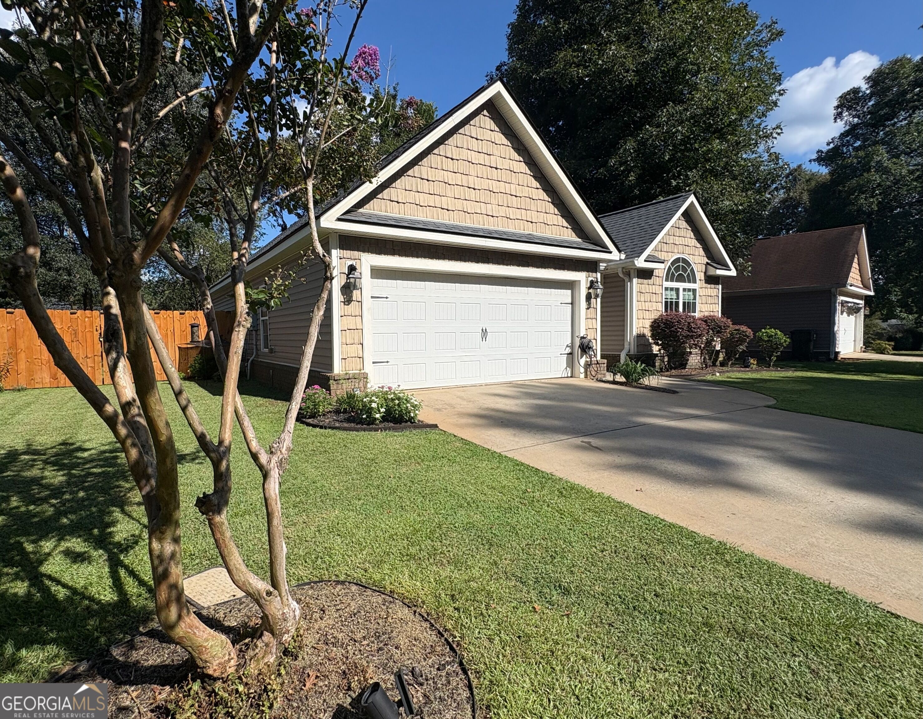 304 Madison Place Parkway Property Photo 1