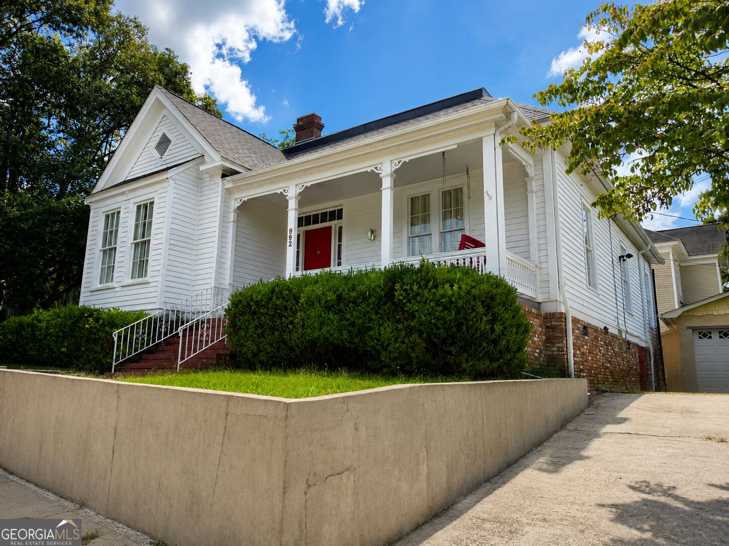 992 Spring Street Property Photo 2