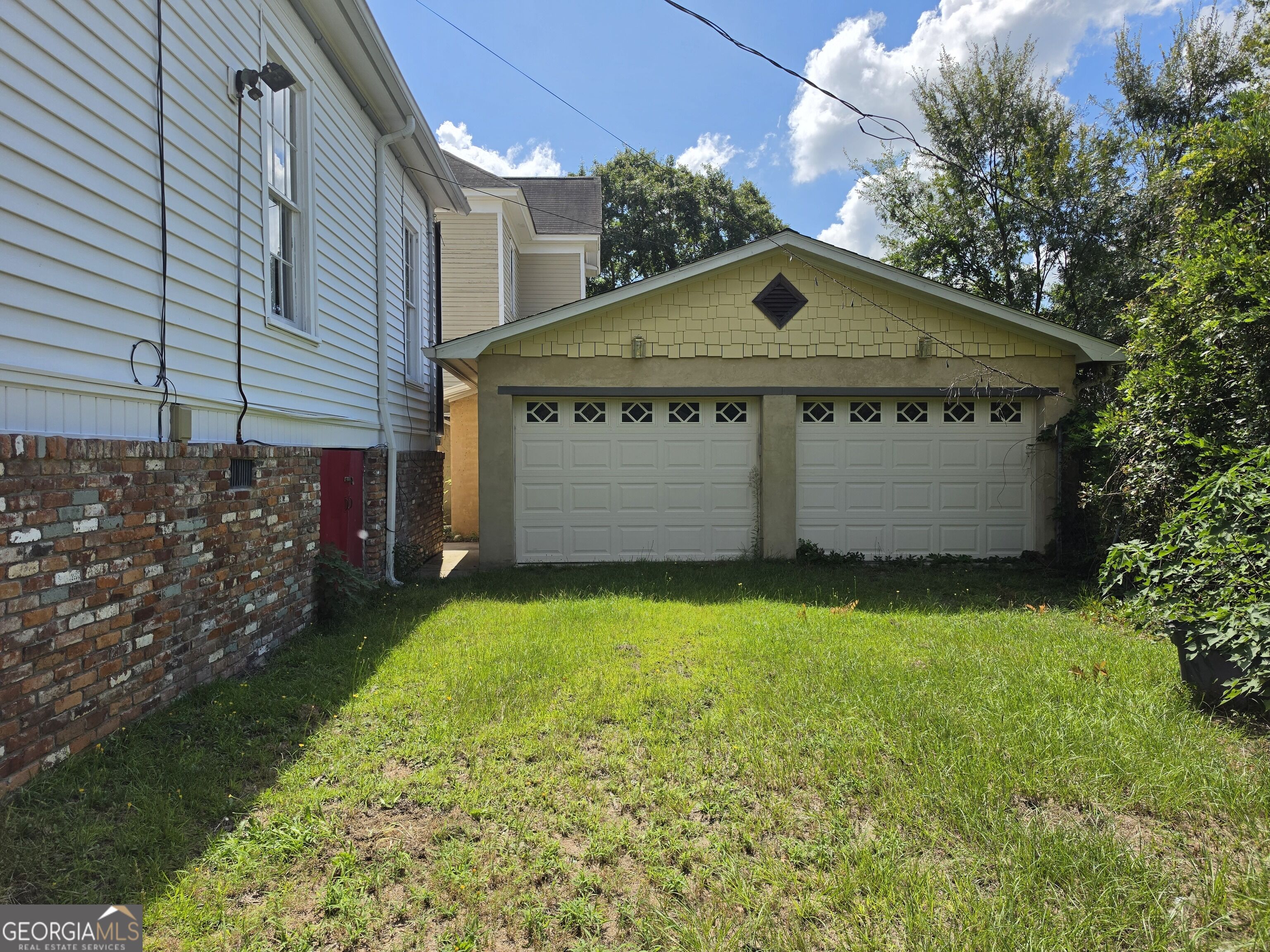 992 Spring Street Property Photo 3