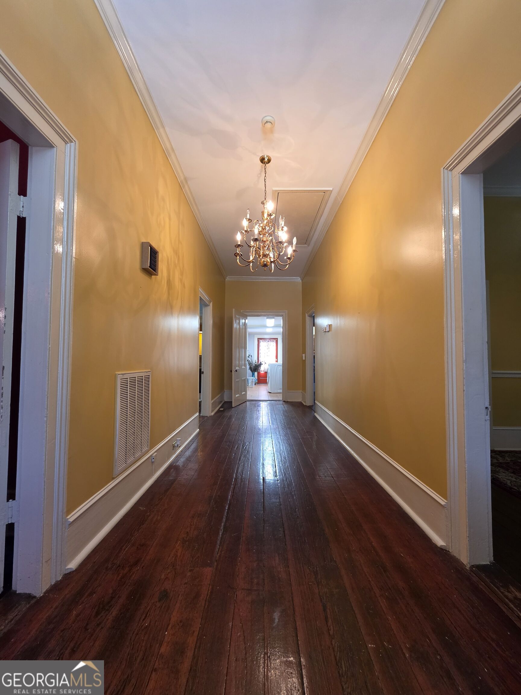 992 Spring Street Property Photo 5
