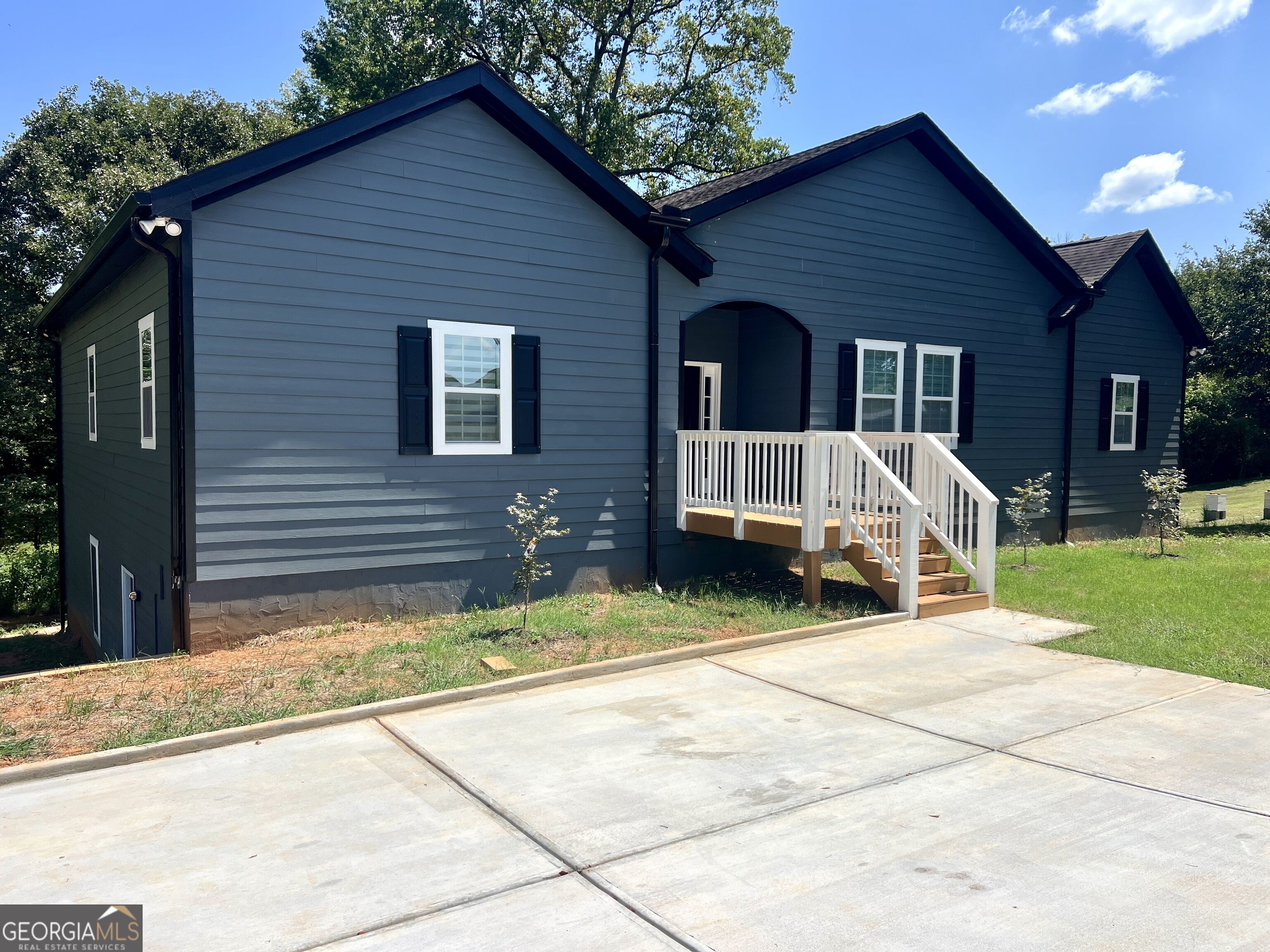 599 Chambers Road Property Photo 4