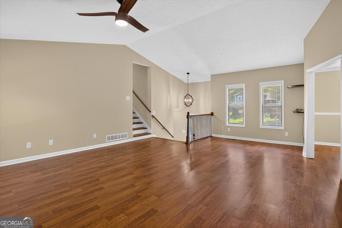 260 Park Avenue Property Photo 8
