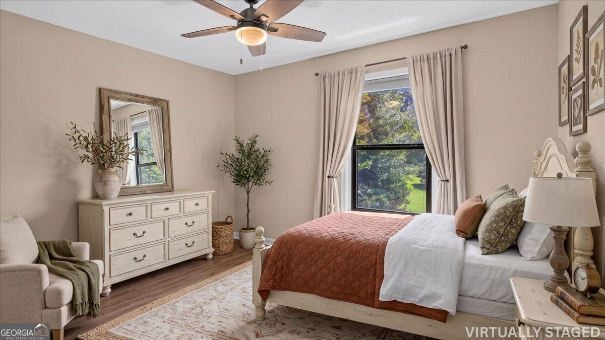 260 Park Avenue Property Photo 23