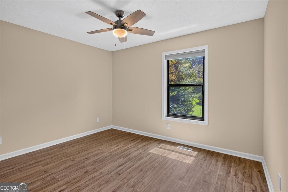 260 Park Avenue Property Photo 24