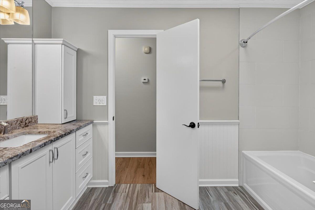 260 Park Avenue Property Photo 26