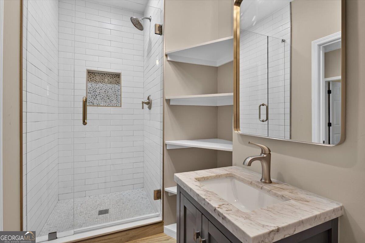 260 Park Avenue Property Photo 33