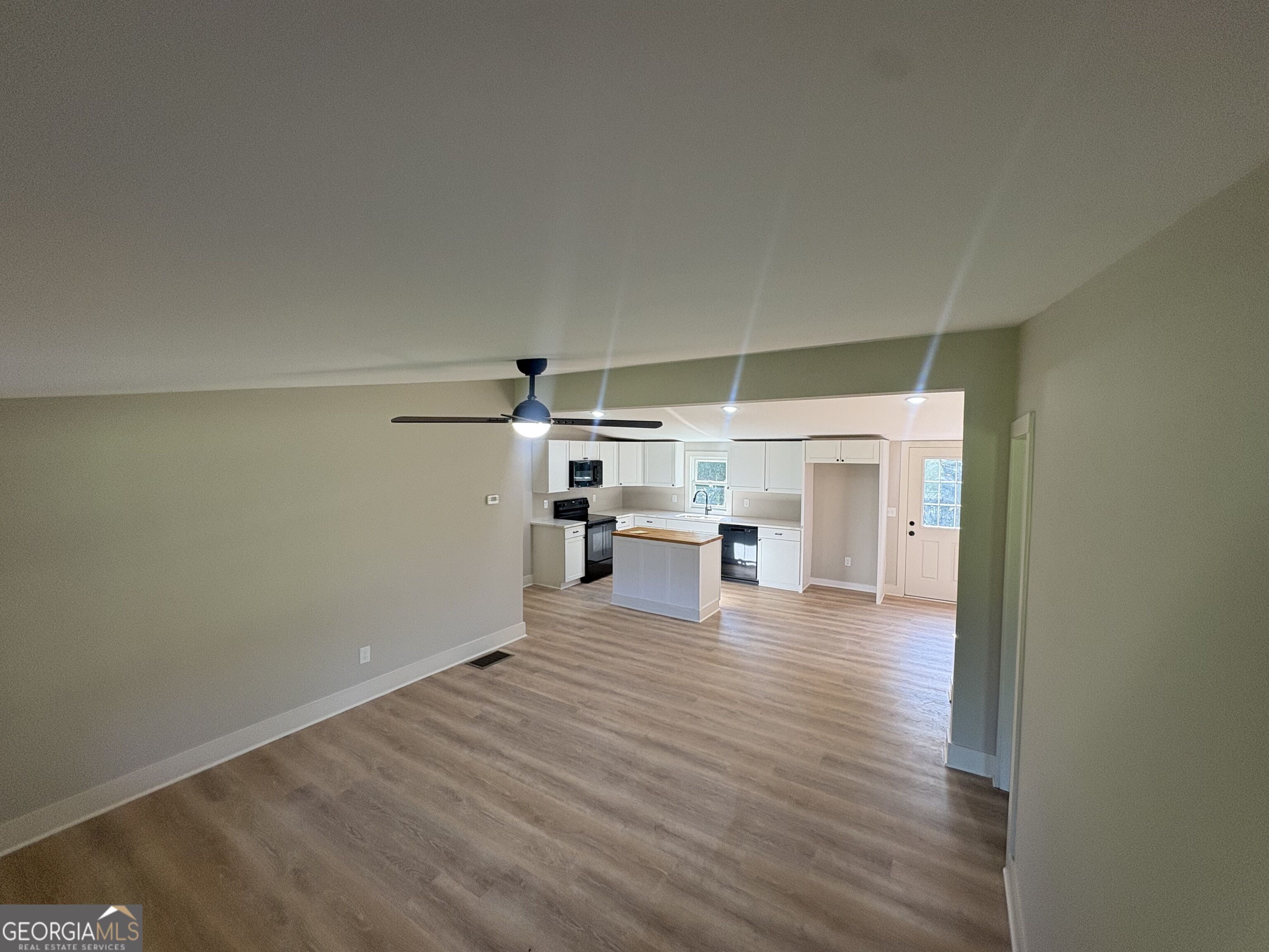 2032 Four Notch Road Property Photo 3