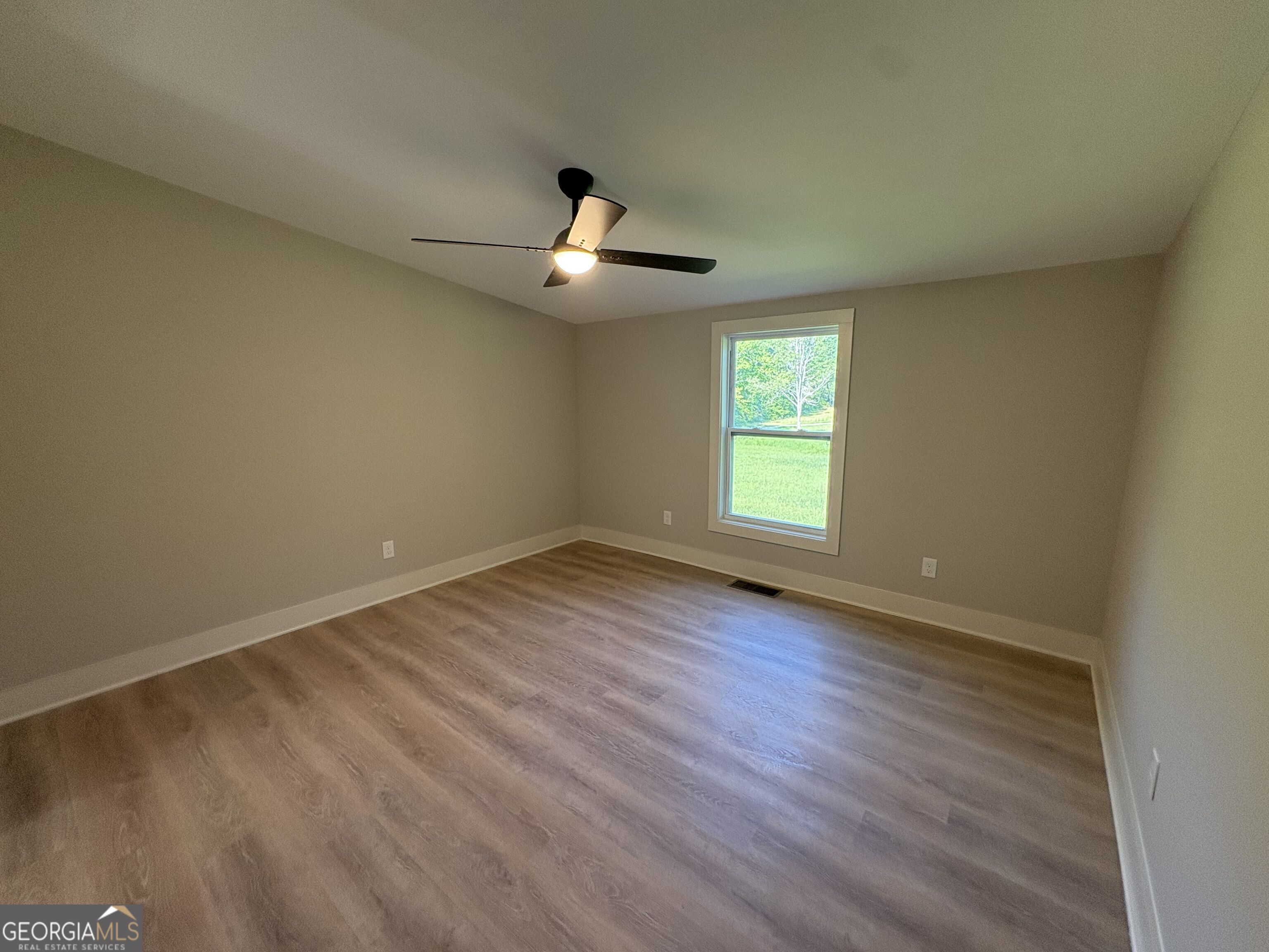 2032 Four Notch Road Property Photo 7