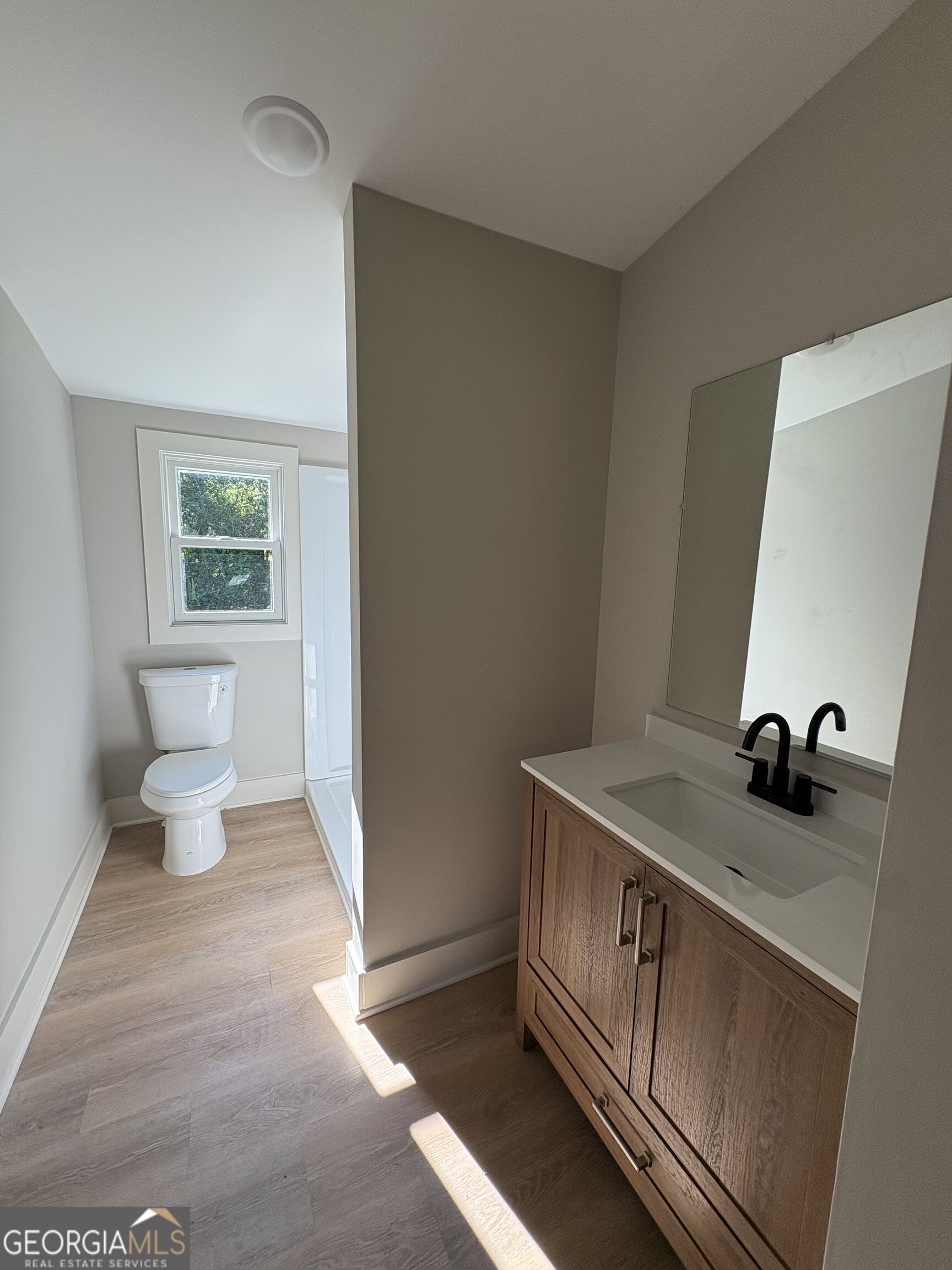 2032 Four Notch Road Property Photo 8